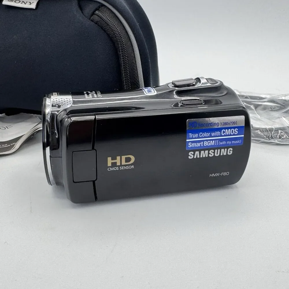 Samsung HMX-F80 HD Camcorder 16GB SD Card Case Battery Charger EUC